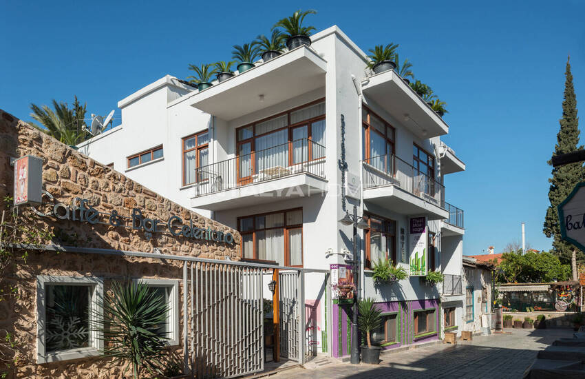 Boutique Hotel with 21 Rooms and Cafe in Old Town in Antalya 10