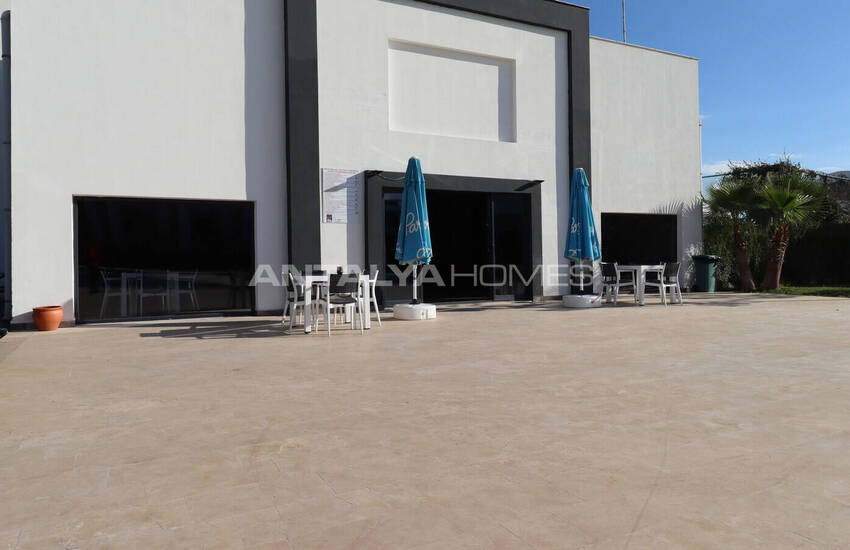 Antalya Döşemealtı'nda Geniş Bahçeli ve Yüksek Tavanlı Villalar 9