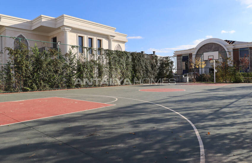 Antalya Döşemealtı'nda Geniş Bahçeli ve Yüksek Tavanlı Villalar 13