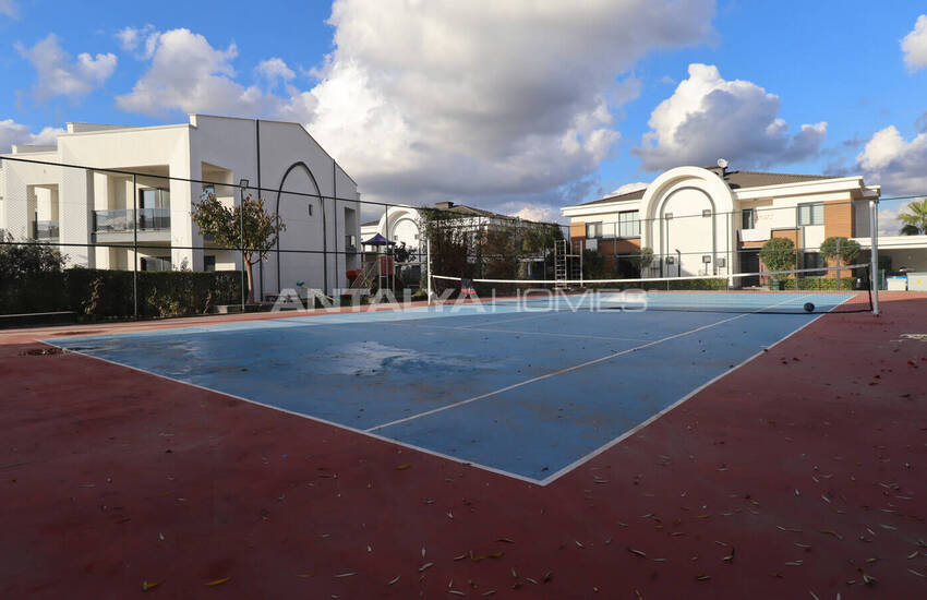 Antalya Döşemealtı'nda Geniş Bahçeli ve Yüksek Tavanlı Villalar 12