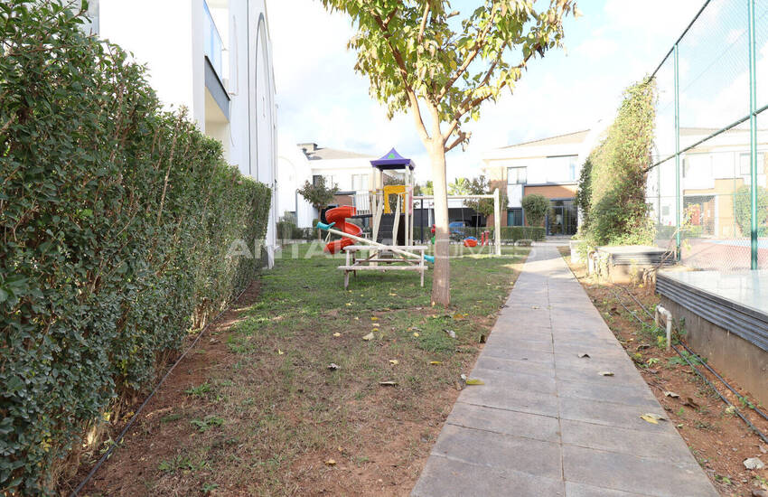 Antalya Döşemealtı'nda Geniş Bahçeli ve Yüksek Tavanlı Villalar 19