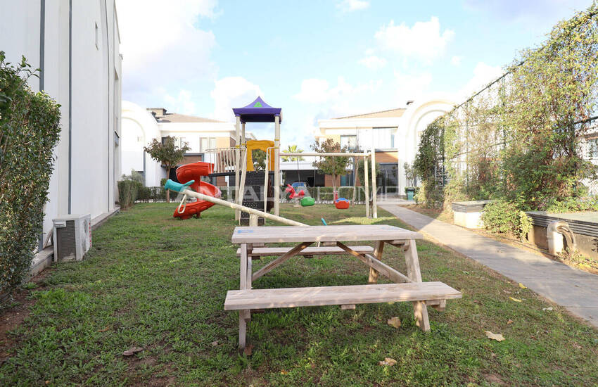 Antalya Döşemealtı'nda Geniş Bahçeli ve Yüksek Tavanlı Villalar 20