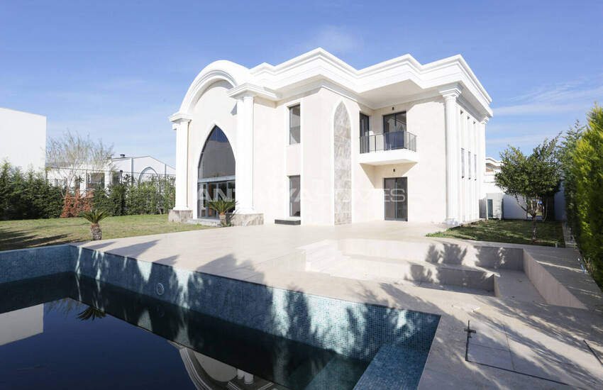 Villas Avec Jardin Spacieux Et Hauts Plafonds À Antalya Dosemealti
