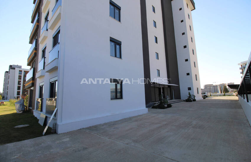 Spacious Flats in a Project with Pool in Altıntaş Antalya 10