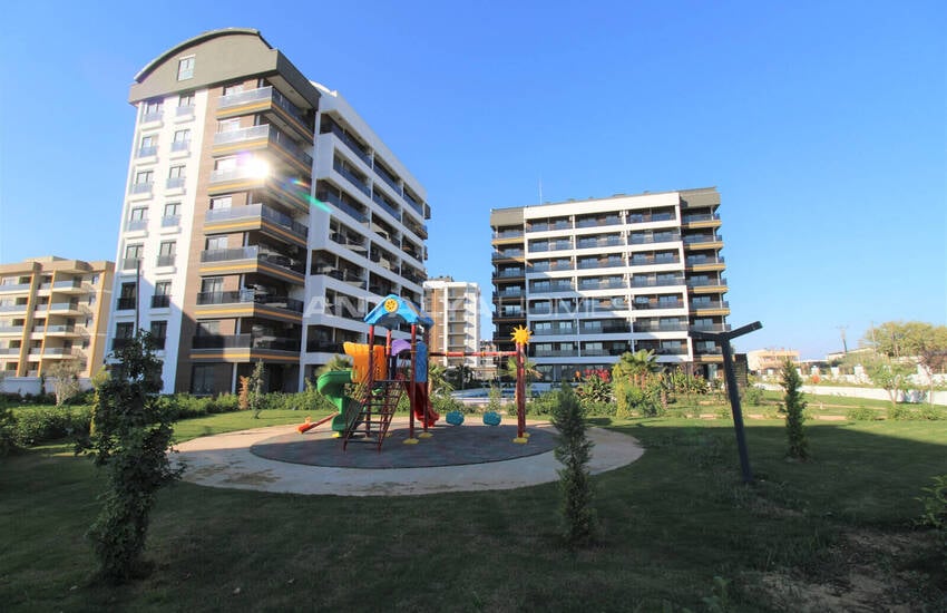 Spacious Flats in a Project with Pool in Altıntaş Antalya 6