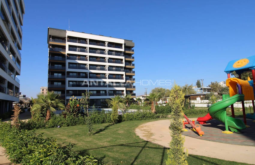 Spacious Flats in a Project with Pool in Altıntaş Antalya 3