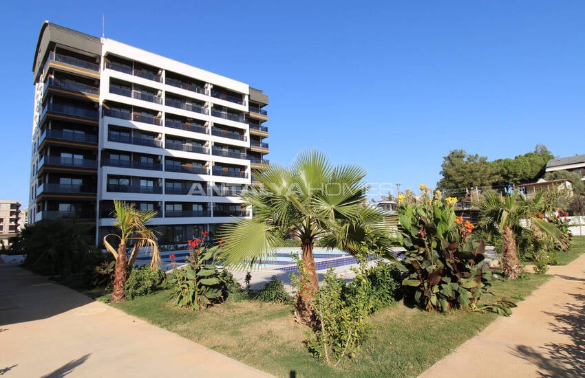 Spacious Flats in a Project with Pool in Altıntaş Antalya 5