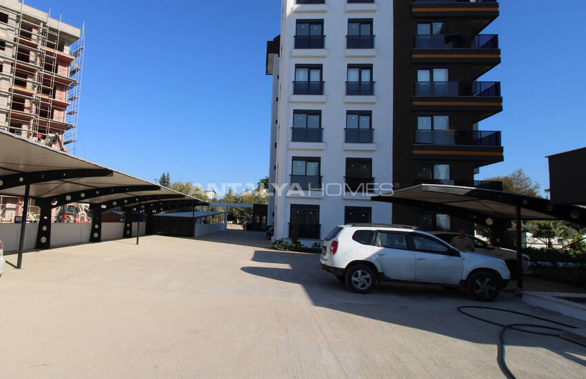 Spacious Flats in a Project with Pool in Altıntaş Antalya 9