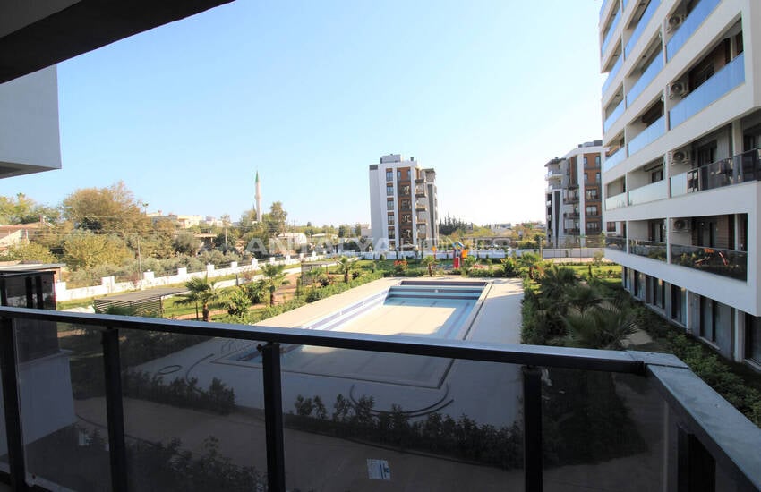 Spacious Flats in a Project with Pool in Altıntaş Antalya 11