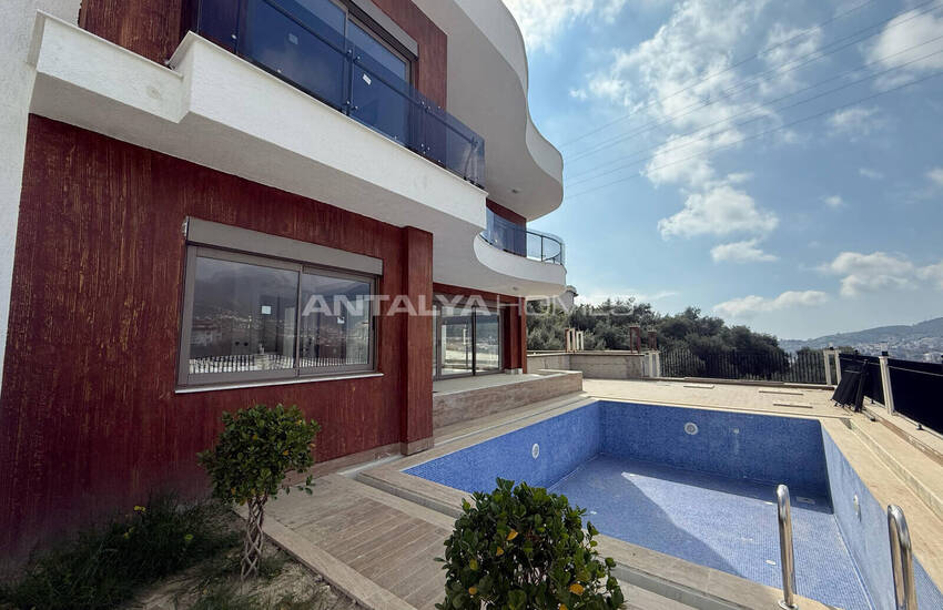 Alanya'da Özel Havuzlu Şık Tasarımlı Müstakil Evler 3