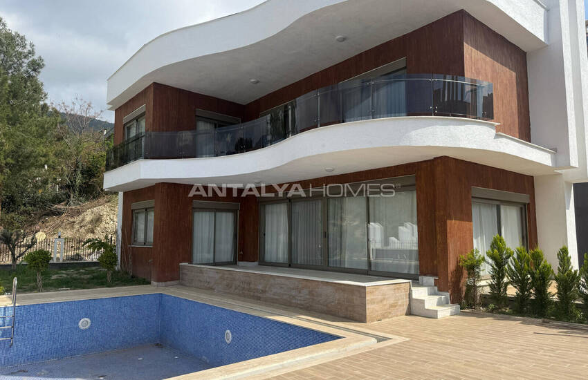 Alanya'da Özel Havuzlu Şık Tasarımlı Müstakil Evler 4