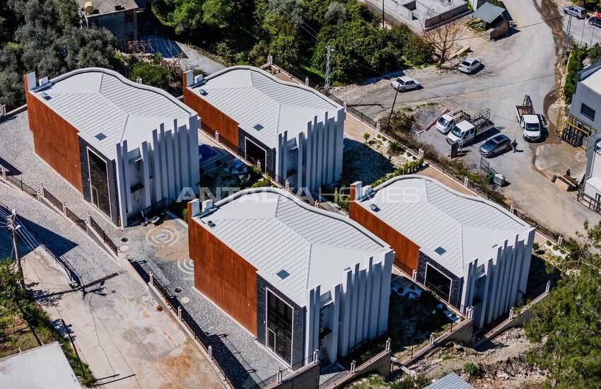 Alanya'da Özel Havuzlu Şık Tasarımlı Müstakil Evler 2