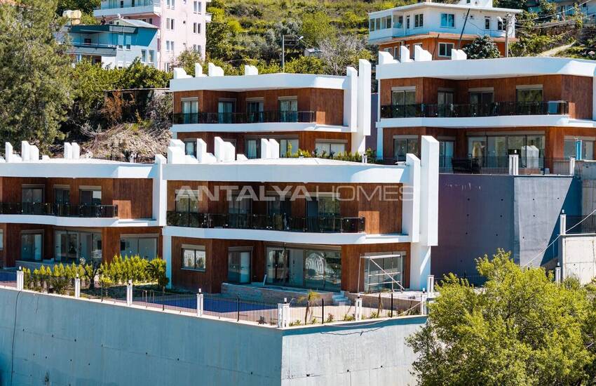 Alanya'da Özel Havuzlu Şık Tasarımlı Müstakil Evler 1