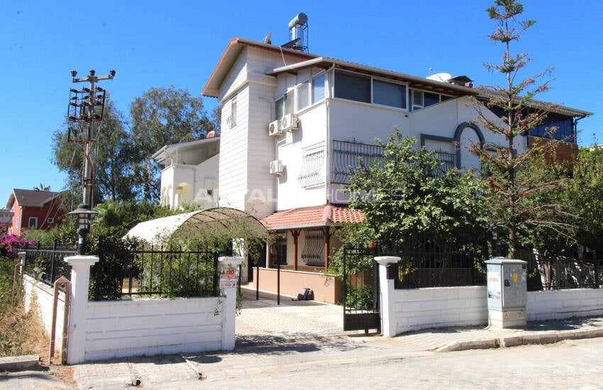 Semi-detached Villa Near the Golf Course in Antalya Kadriye 1