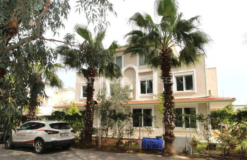 Antalya Kadriye'de Özel Havuzlu ve Bahçeli Eşyalı Villalar 2
