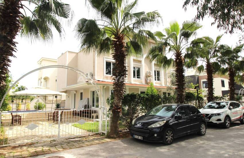 Antalya Kadriye'de Özel Havuzlu ve Bahçeli Eşyalı Villalar 3