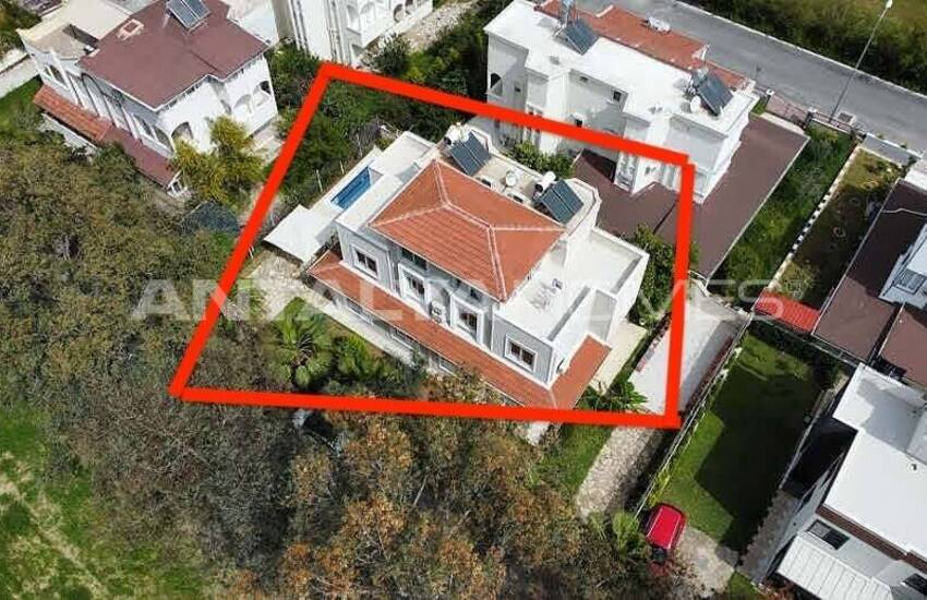 Antalya Kadriye'de Özel Havuzlu ve Bahçeli Eşyalı Villalar 14