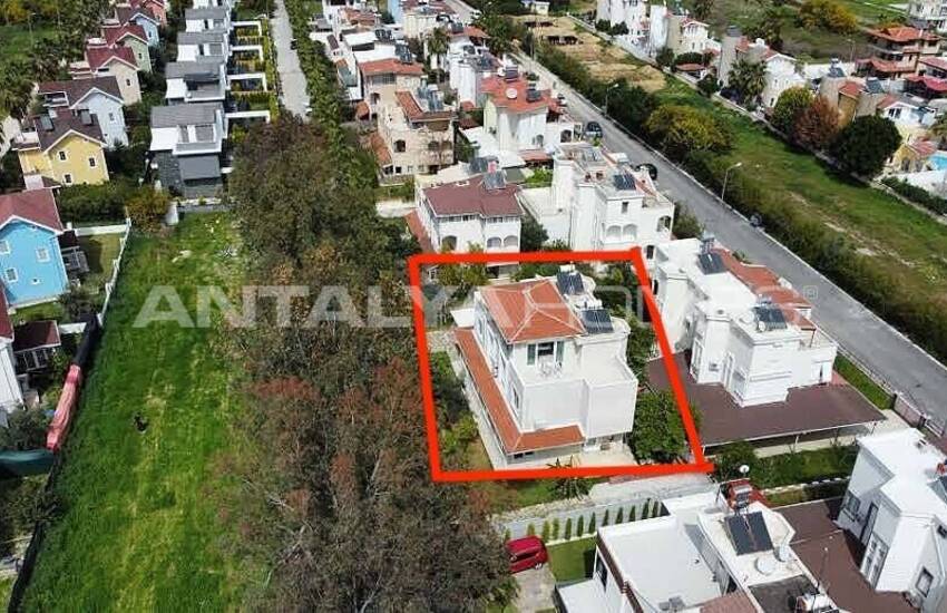 Antalya Kadriye'de Özel Havuzlu ve Bahçeli Eşyalı Villalar 12