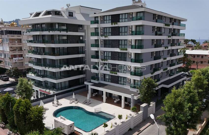 Alanya'da Plaja ve Günlük Olanaklara Yakın Konumda Şık Daireler