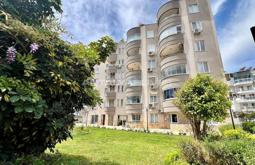 Seafront Apartment in a Complex with a Pool in Alanya Tosmur 3