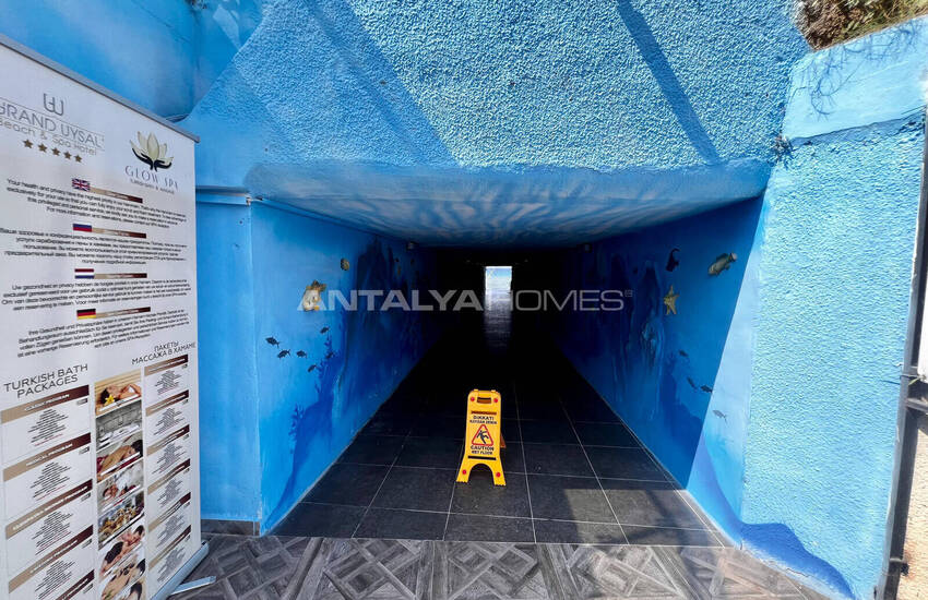 Seafront Apartment in a Complex with a Pool in Alanya Tosmur 10