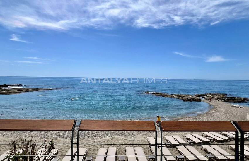 Seafront Apartment in a Complex with a Pool in Alanya Tosmur 14
