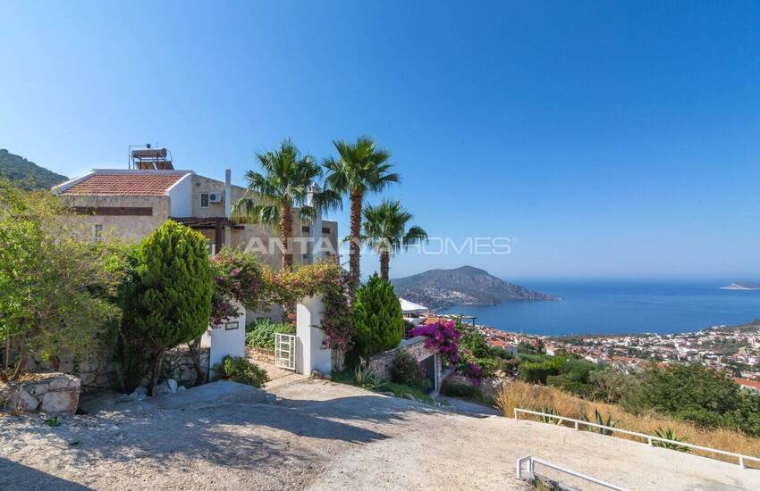 5-bedroom Detached House with Pool in Kas Kalkan 1