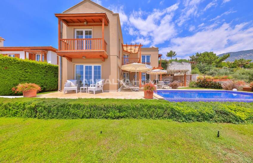 Detached House with Sea View in Antalya Kalkan