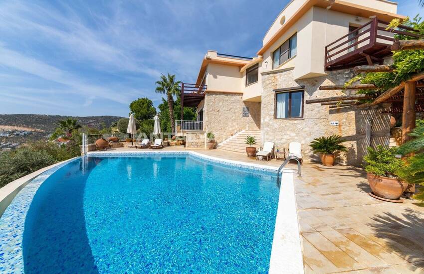 Villa Individuelle De 4 Chambres Avec Piscine À Kalkan Antalya 3