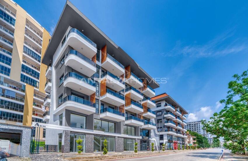 Alanya'da Havuzlu Sitede Eşyalı Deniz Manzaralı Daireler 1
