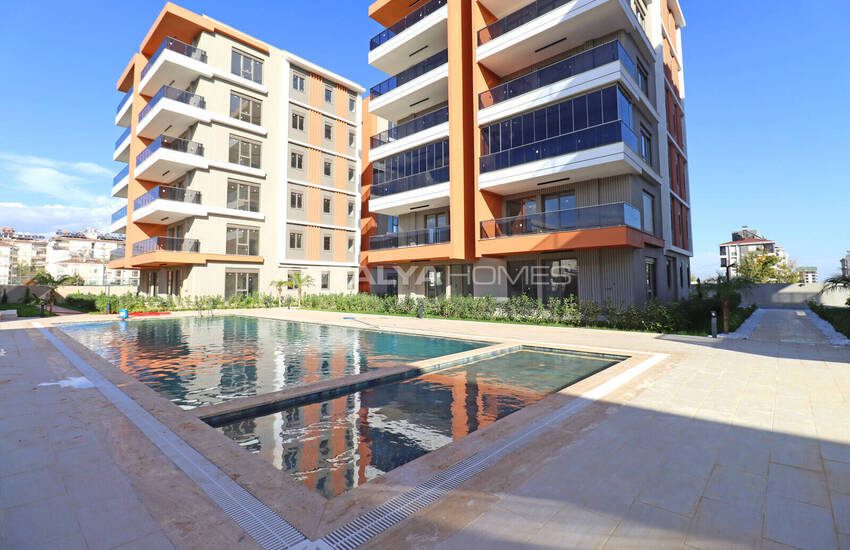 Propriétés De 2 Chambres Près Du Tram À Kepez Antalya 1