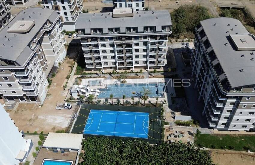 Alanya'da 3 Bloklu Sosyal Olanaklara Sahip Sitede Daireler 5