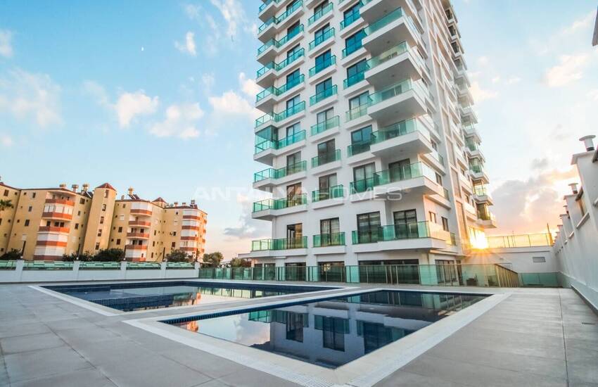 Seafront Flat in a Complex with Amenities in Alanya Mahmutlar 1