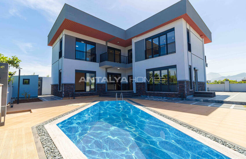 Maison Individuelle De 4 Chambres Avec Piscine À Antalya Dosemealti