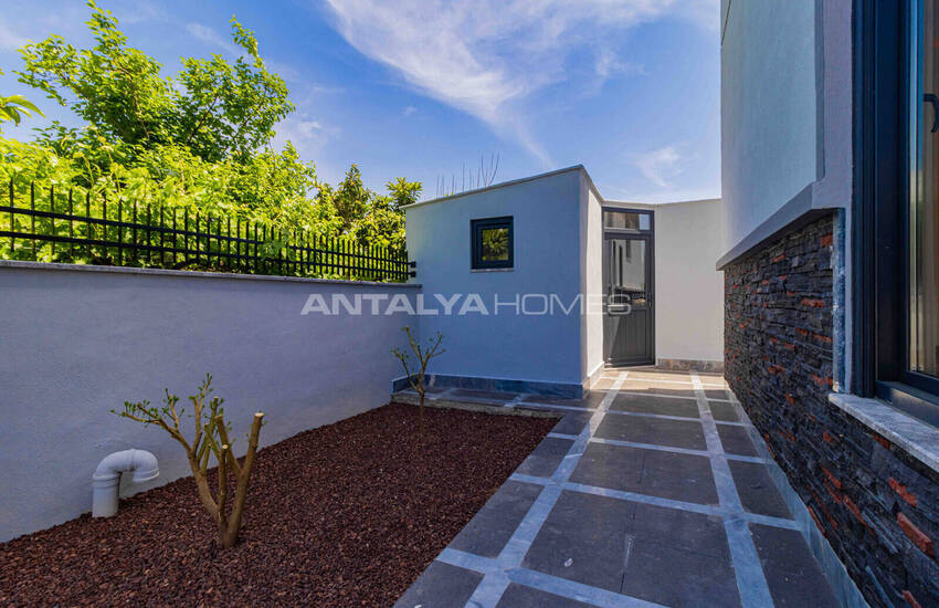 Antalya Döşemealtı'nda 4 Yatak Odalı Havuzlu Müstakil Villa 11