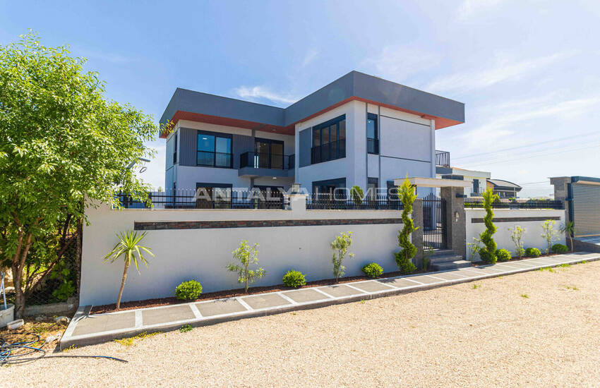 Antalya Döşemealtı'nda 4 Yatak Odalı Havuzlu Müstakil Villa 7