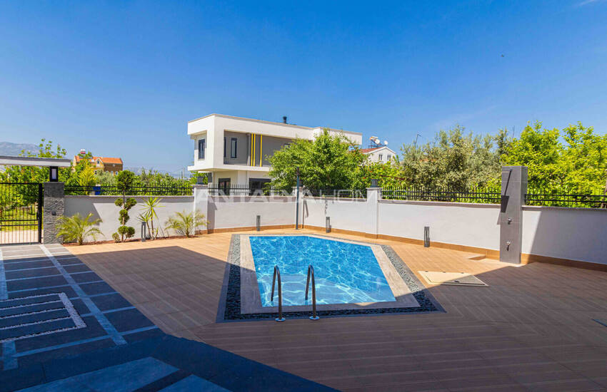 Antalya Döşemealtı'nda 4 Yatak Odalı Havuzlu Müstakil Villa 16
