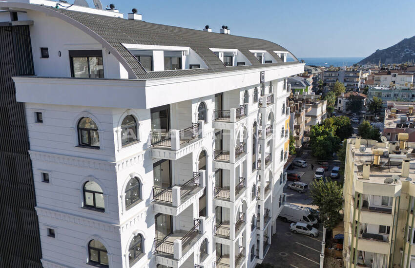 شقق في مجمع به حمام سباحة في وسط ألانيا