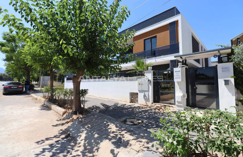 Triplex House with Pool Near Amenities in Antalya Dosemealti 3