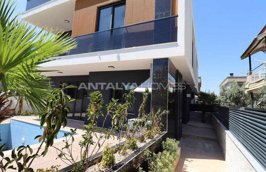 Triplex House with Pool Near Amenities in Antalya Dosemealti 4