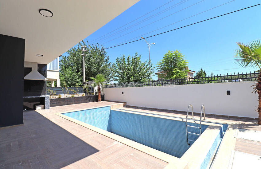 Triplex House with Pool Near Amenities in Antalya Dosemealti 5
