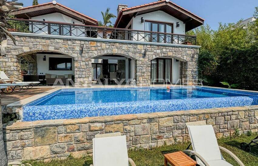Fristående Hus Med Havsutsikt Och Privat Strand I Kalkan Antalya
