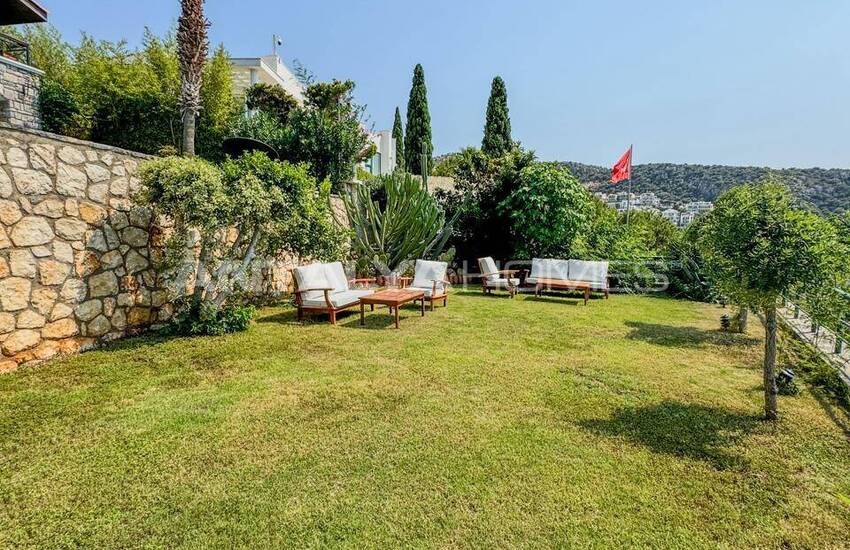 Freistehendes Haus Mit Meerblick Und Privatstrand In Kalkan Antalya 9
