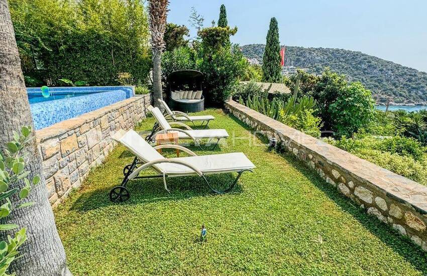 Freistehendes Haus Mit Meerblick Und Privatstrand In Kalkan Antalya 10