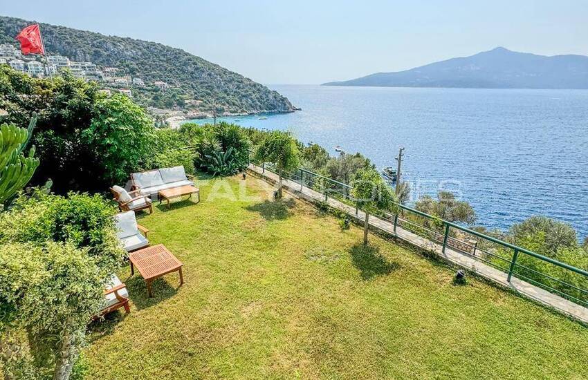 Freistehendes Haus Mit Meerblick Und Privatstrand In Kalkan Antalya 11