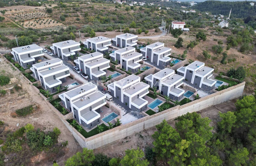 Maisons Prêtes À Aménager Avec Piscine Et Jardin À Alanya Incekum 1