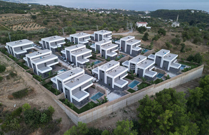 Maisons Prêtes À Aménager Avec Piscine Et Jardin À Alanya Incekum 7