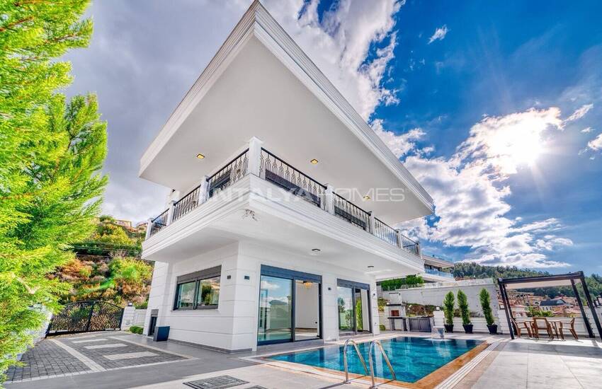 Alanya Kargıcak'ta Deniz Manzaralı Şık Tasarımlı Müstakil Villa 2