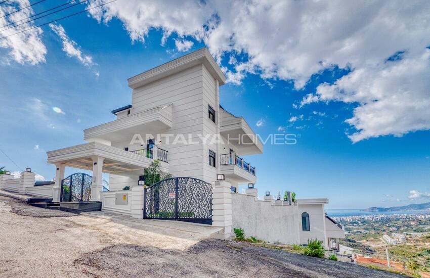 Alanya Kargıcak'ta Deniz Manzaralı Şık Tasarımlı Müstakil Villa 12