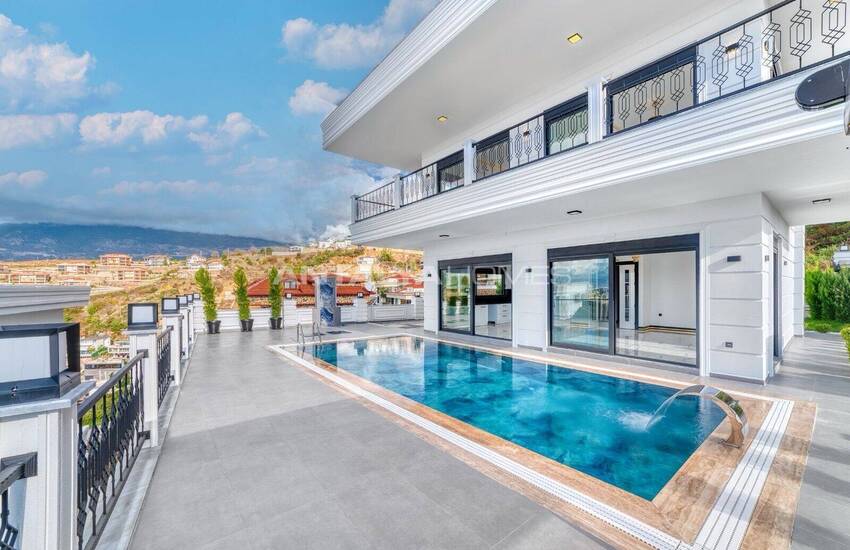 Alanya Kargıcak'ta Deniz Manzaralı Şık Tasarımlı Müstakil Villa 1